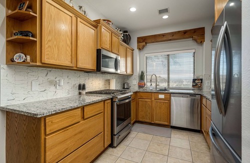 Las Cruces House | Desert Gem in Las Cruces w/Vigas & Southwest Flair