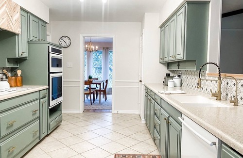 Highland Village House | Designer Mid Century 4 Bedroom 3 Bath House with large rooms and back yard.