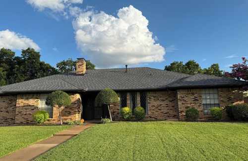 Highland Village House | Designer Mid Century 4 Bedroom 3 Bath House with large rooms and back yard.