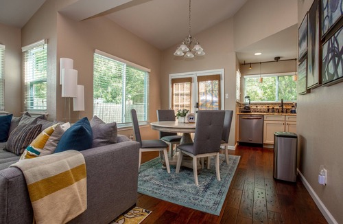 Wells Branch House | Discerning Ranch-Style Home with Grassy Backyard