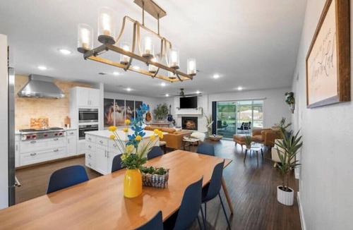 Reno House | Discount 30% - King Beds Sleep16+ Country Pool Paradise, Lake, Arcade, Theater