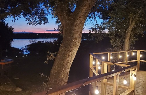 La Hacienda Estates House | Dog Friendly 3 BR House w/deep water boat dock and sunset views on Eck Lane
