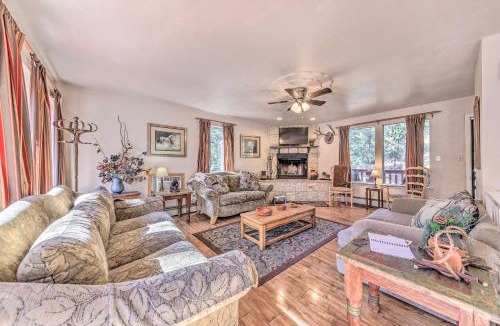 Alto House | Dog-Friendly Alto Escape w/Hot Tub + Foosball!