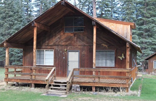 Bayfield House | Dog Friendly Creekside Property close to Vallecito Lake minutes to Durango