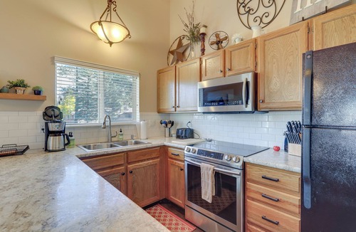 Pagosa Springs Apartment | Dog-friendly Pagosa Springs Condo Near Hot Springs