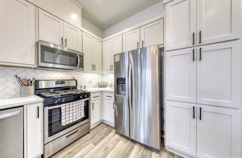 Highland Condo | Dog-friendly, two story condo w/deck and outdoor dining area -near downtown