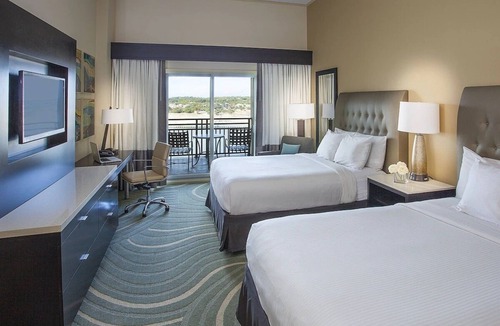 Lakeway Hotel | Double Queen Lakeview with Balcony at Lakeway Resort & Spa