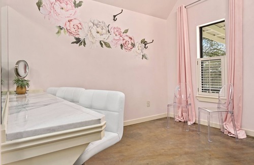 Dripping Springs Cottage | 'Dove Cottage'- Hill Country Views at Allegro