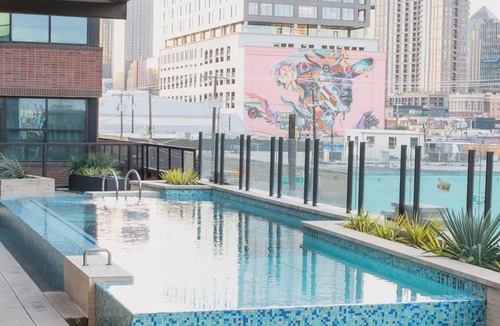 Deep Ellum Condo | Downtown, Balcony, Pool, Gym, Roof, Garage, King Sleeper Sofa, Twin Sleeper Sofa