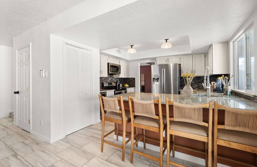 Taylor Ranch House | Dream Escape! Heated Pool, Hot Tub, Game Room, Golf, Outdoor Paradise! Sleeps 14