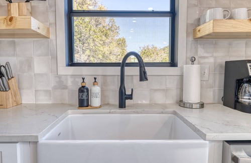 Leakey Cabin | Dreamers Ranch Luxury Aframe