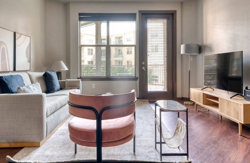 Dawson Apartment | Dreamy South Austin 2BR w/ Pool, W/D & Gym, nr restaurants, by Blueground