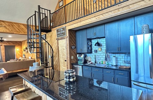 Franklin House | Driftwood and Daydreams @ Lake Limestone