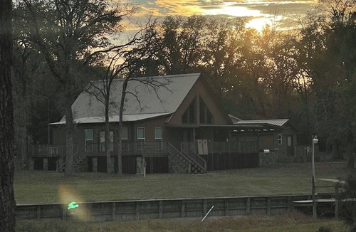 Franklin House | Driftwood and Daydreams @ Lake Limestone
