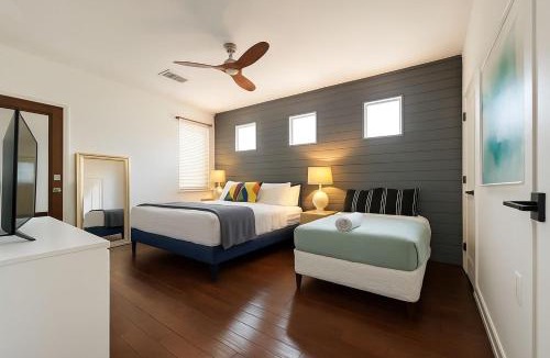 East Cesar Chavez House | East Austin 2-Story Oasis Cowboy Pool, Perfect for WFH Retreat