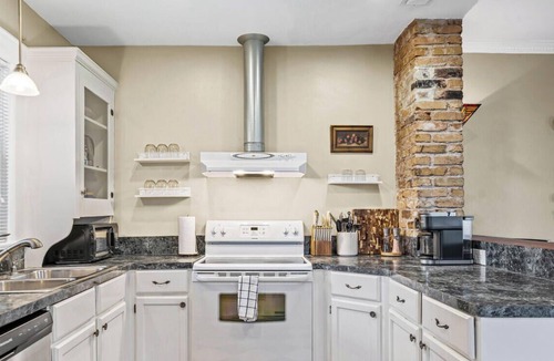 Swede Hill House | East Austin Charmer│Grill, Fenced Yard & Patio│Near Rainey, UT & 6th St