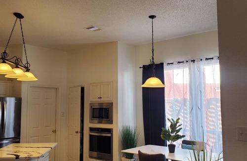Mesquite House | East Dallas Estate Sleeps10 Veteran Owned