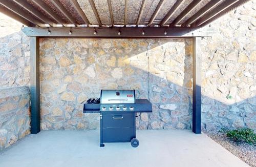 Biggs Field House | El Paso Family Retreat: Games, Grill & Fenced Yard