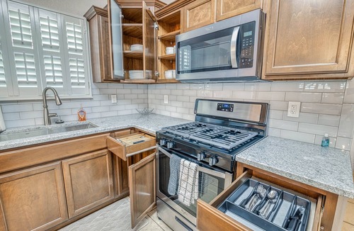 El Paso House | Elegant Art Deco Home designed with you in mind