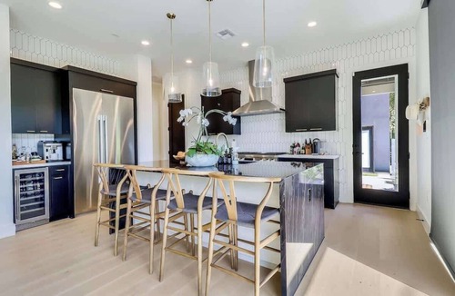 South River City House | Elegant home close to the iconic South Congress St