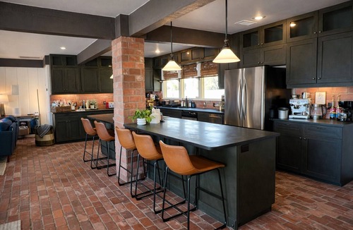 Cedar Creek Reservoir House | Enchanted Oaks Lakefront: Hot Tub, Arcade, Golf Cart, Kayaks - Sleeps 10