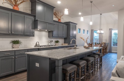 Arlington House | Entertainment District: Game Room Hot Tub Mini Golf 4 Full Bath Walk to Stadiums