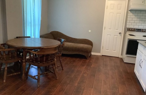 Whitney House | Entire Home 4-bedroom house in LakeWhitney Estates with WiFi, AC. Book now!