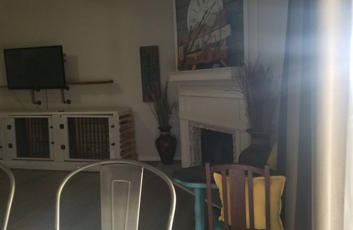 North San Antonio - SAT House | Entire home with king bed master suite and gas fireplace