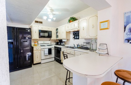Lakeside House | Entire House Near Paisano UMC/SIERRA PROVIDENCE