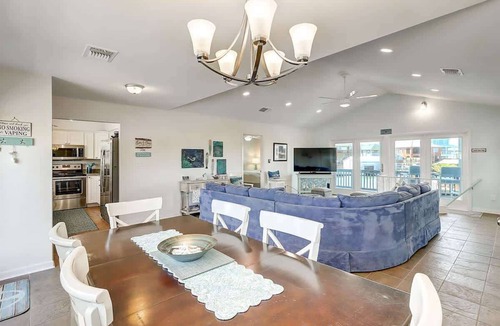 City-by-the Sea House | Estes Oasis