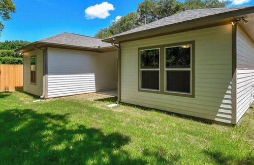 Northeast Houston House | EVENTS ALLOWED Min to FIFA Spacious 4 bed 2 bth home Downtown Houston Sleeps 15+