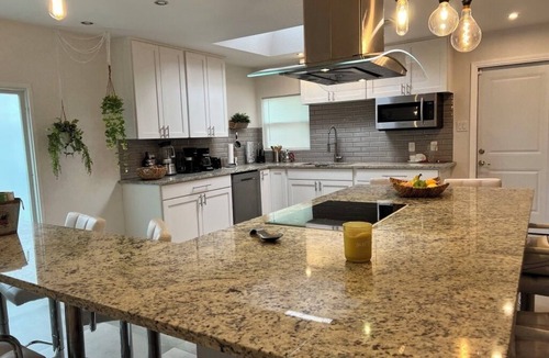 North San Antonio - SAT House | Exceptional Family Home for 7 in San Antonio