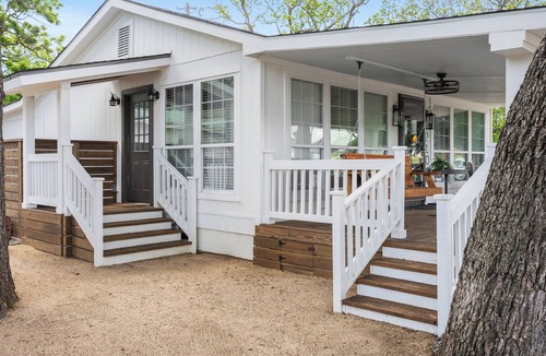 Weatherford Cottage | Executive Western Farm Cottage Retreat STARLINK WIFI Free Horse Trailer Parking