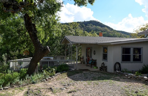 Vanderpool House | Experience Fall Colors @ Hilltop Cabin w/Hot Tub, Big Sky Views & River Access!