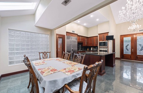 Clodine House | Exquisite house with loft . Great deals for longer stays