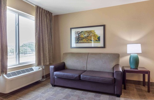 Park Central Hotel | Extended Stay America Suites Dallas Greenville Avenue