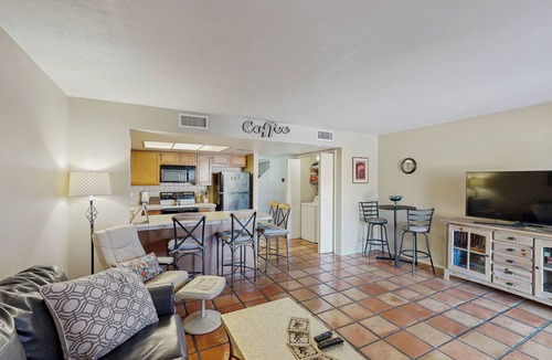 Tucson House | Extended Stay in Tucson! Dog-Friendly Townhome