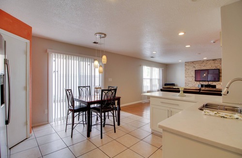 Westgate Heights House | Extended Stay w/Hot Tub! 5 Mi to Old Town ABQ