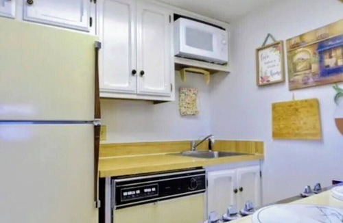 Silverton House | Extended Vacay! or Seasonal Stay.Quietest and Coziest Spot in town!