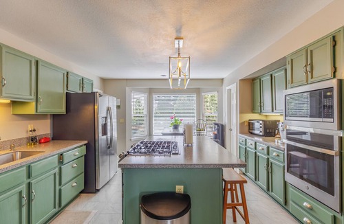 Gleneagle House | Fabulous 5-bedroom house in Colorado Springs, perfect for relaxing