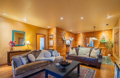 Sayles Blvd. Area House | Falling Star Lodge - A Sayles Ranch Home