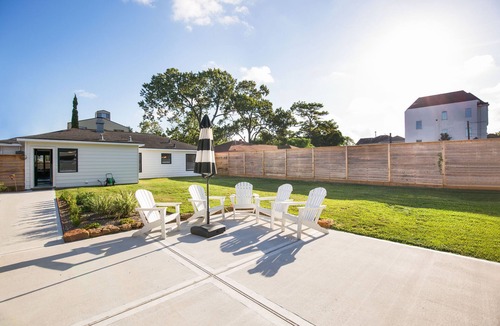 Shady Acres House | Family and pet friendly stylish home in excellent Heights location.