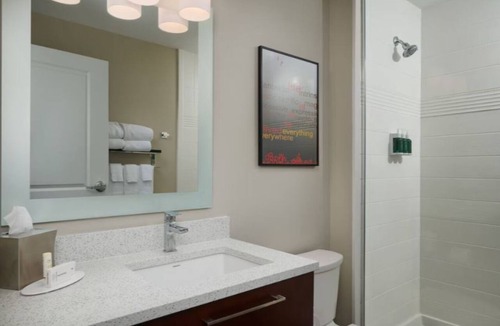 Lake Worth Hotel | Family-Friendly Modern King Studio Near Fort Worth Stockyards – 2 Units