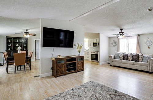 Biggs Field House | Family Friendly! Rural El Paso Home: Patio & Grill