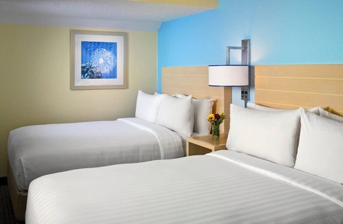 Tucson Hotel | Family Friendly Stay w/Free Breakfast, Pool & Gym Access! Pets Welcome!