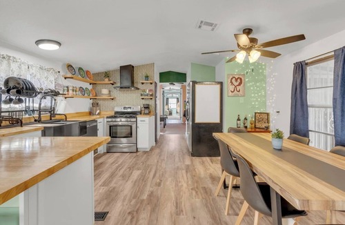 El Paso House | Family Fun! 6 miles to Sunland Park Race Track!