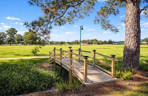 Cade House | Family home Near Lafayette with splash pad and park.