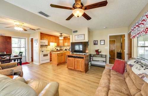 Chico House | Family Home on Lake Bridgeport: Pets Welcome!