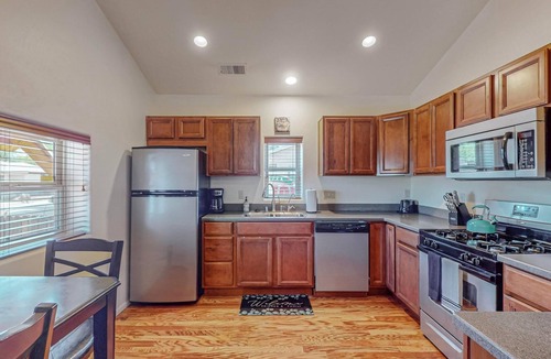 Near North Valley House | Fantastic 3bd/2ba in N. Valley, Garage, near i40