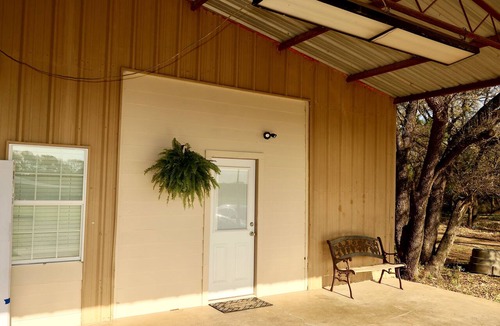 Manchaca House | Farm Stay in the Country 20 Minutes from Downtown/Buda/Manchaca